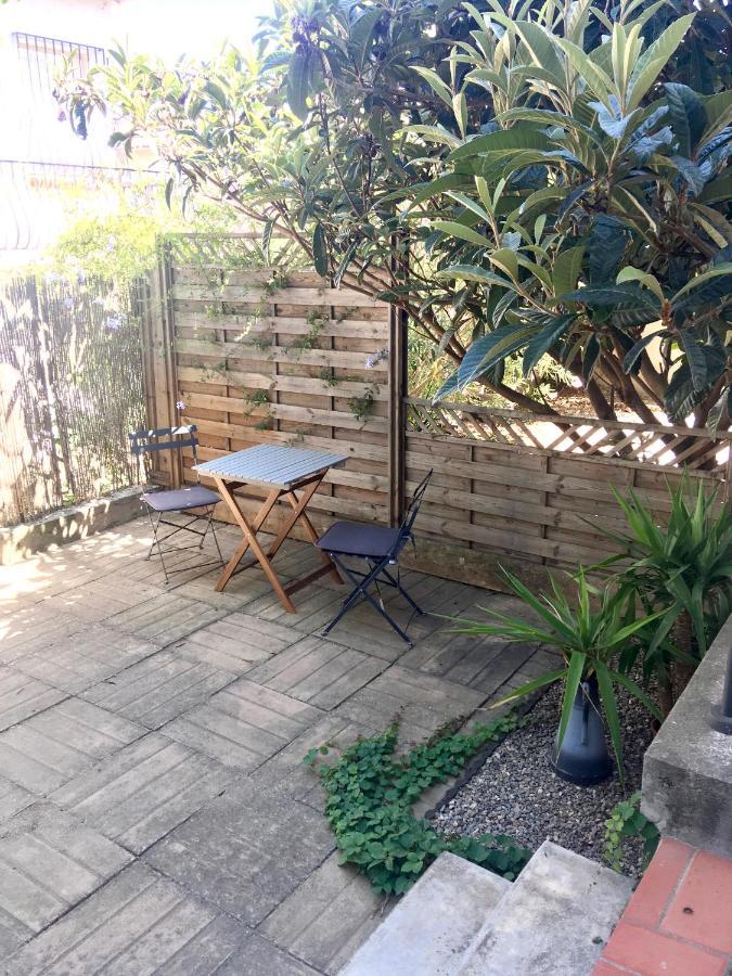 Dans une maison, appartement indépendant et jardin Perpignano Esterno foto
