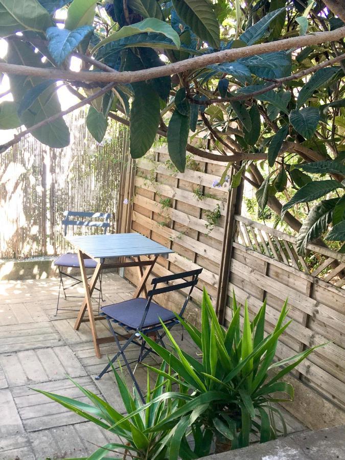 Dans une maison, appartement indépendant et jardin Perpignano Esterno foto