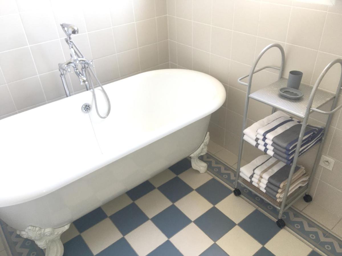Dans une maison, appartement indépendant et jardin Perpignano Esterno foto