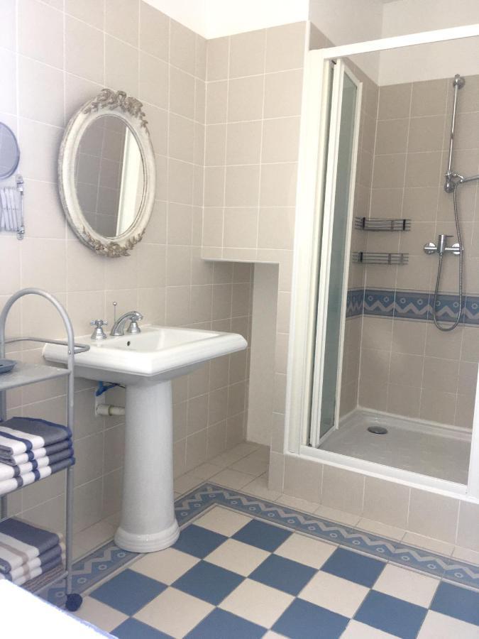 Dans une maison, appartement indépendant et jardin Perpignano Esterno foto